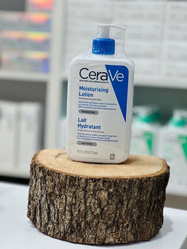 لوسیون مرطوب کننده صورت و بدن سراوی Cerave پوست خشک و خیلی خشک لوسیون مرطوب کننده سراوی پوست خشک حاوی هیالورونیک اسید و سرامید جهت تقویت سد دفاعی پوست مناسب استفاده روزانه آبرسان و مرطوب کننده 24 ساعته پوست بافت سبک،نرم و زود جذب