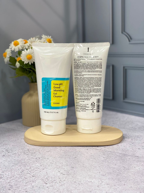 فوم گود مورنینگ کوزارکس Cosrx Low pH Good Morning Gel شستشوی صورت گود مورنینگ کزارکس برند: کوزارکس – Cosrx بافت ژلی تنظیم کننده PH پوست پاکسازی آلودگی ها و سلول های مرده پوست و تصفیه منافذ آبرسانی و محافظت از سد پوستی اصلاح بافت ناهموار پوست و کاهش لک و منافذ باز مبارزه با آکنه و جوش های سرسیاه مناسب انواع پوست خصوصا پوست مختلط، چرب، لک دار حجم: 150 میلی لیتر