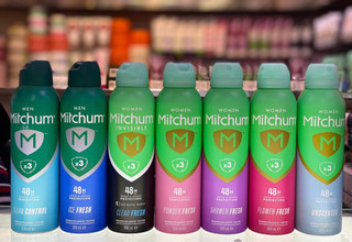 اسپری ضدتعریق Mitchum اصل | ماندگاری ۴۸ ساعته یکی از قویترین ضدتعریقهای وارداتی بازار برای کسایی که ماندگاری، بوی خوب و کنترل تعریق براشون مهمه مدل Men Clean Control رایحه خنک و تمیز، مناسب آقایونی که بوی ملایم و رسمی دوست دارن مناسب استفاده روزانه و محل کار مدل Men Ice Fresh خنک و اسپرت با حس طراوت بالا ✔️ مناسب ورزش، تابستون و فعالیت زیاد مدل Women Clear Fresh رایحه تمیز و سبک بدون ایجاد لک سفید روی لباس مناسب استفاده روزانه و لباس تیره مدل Women Powder Fresh رایحه پودری و لطیف زنانه مناسب خانمهایی که بوی آروم و کلاسیک دوست دارن مدل Women Shower Fresh حس تازگی بعد حمام رایحه تمیز و خنک برای مصرف روزانه مدل Women Flower Fresh رایحه گلی و شیرین زنانه مناسب مهمونی و استفاده طولانی مدت مدل Women Unscented بدون رایحه، ضدتعریق قوی برای پوست حساس مناسب افرادی که به عطر حساسیت دارن یا عطر جداگانه استفاده میکنن ویژگیها: ماندگاری بالا تا ۴۸ ساعت کنترل بوی بدن و تعریق کیفیت وارداتی و اصل بدون ایجاد حس چسبندگی