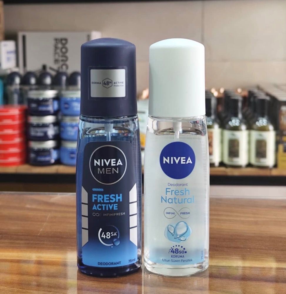 مام اسپری نیوا اصلی NIVEA صد درصد اورجینال دارای دو رایحه مردانه و زنانه حاوی ۹۵ درصد ترکیبات طبیعی فاقد الکل خوشبو کننده بدن مراقبت کننده از سلامت پوست  طراوت دهنده و شاداب کننده پوست خنک کننده و ایجاد کننده اخساس تازگی در پوست جذب سریع پوست