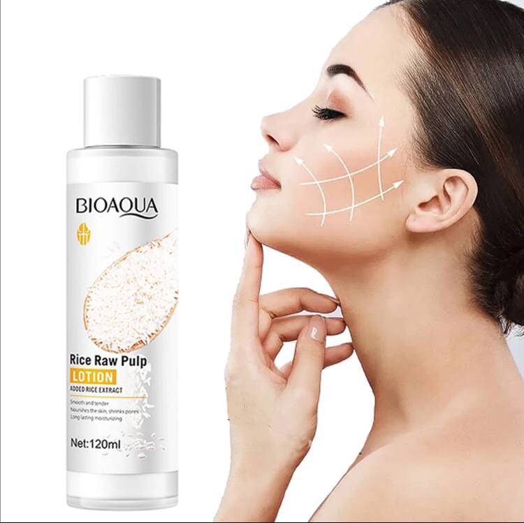 لوسیون بدن برنج بیوآکوا Bioaqua  نرم کننده عالی پوست  برند محبوب محصولات مراقبتی پوست  مشخصات محصول: اورجینال حجم 120  مناسب برای تمامی افراد قابل استفاده به صورت روزانه تسکین دهنده پوست نرم و لطیف کننده پوست آبرسان جلوگیری از پیری زودرس پوست  راهنمای مصرف کننده: مقدار کافی از لوسیون بدن را به آرامی روی پوست تمیز ماساژ دهید تا لوسیون کامل جذب شود