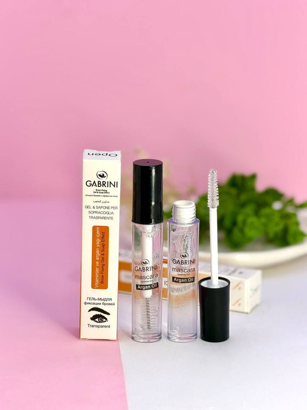 ژل ابرو گابرینی کیفیت عالی در مشکی زیبا ابرو و تثبیت حالت آن است ،. اگر ابروهایی ضخیم دارید می توانید آن ها را با استفاده از این ژل ابرو حالت دهید حاوی مواد مغذی بوده و به ابروها مرطوبیت میدهد